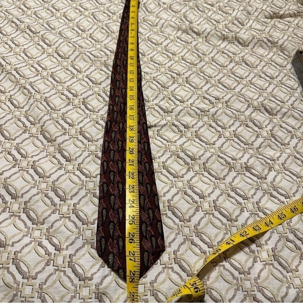 Robert Talbott Best of Class Tie Hand Sewn Silk Hand Painted in Italy 56” x 4”